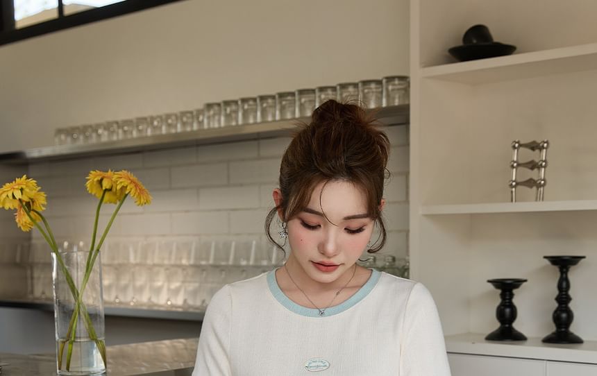 Short-Sleeve Crew Neck Lettering Embroidered Contrast Trim Tee