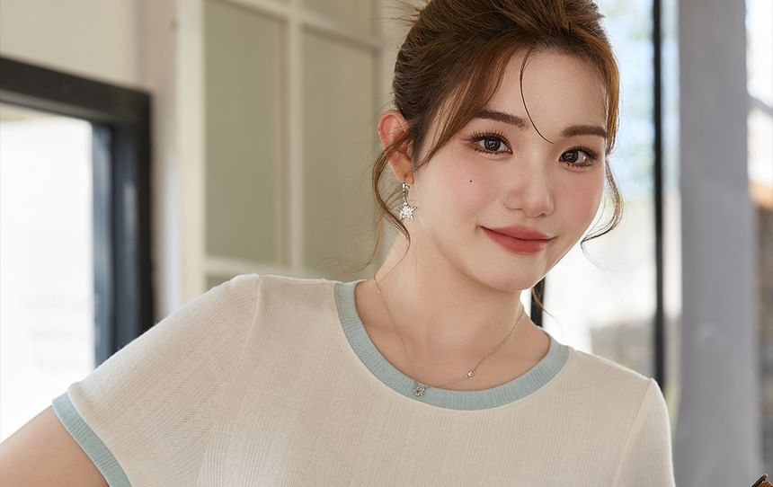 Short-Sleeve Crew Neck Lettering Embroidered Contrast Trim Tee