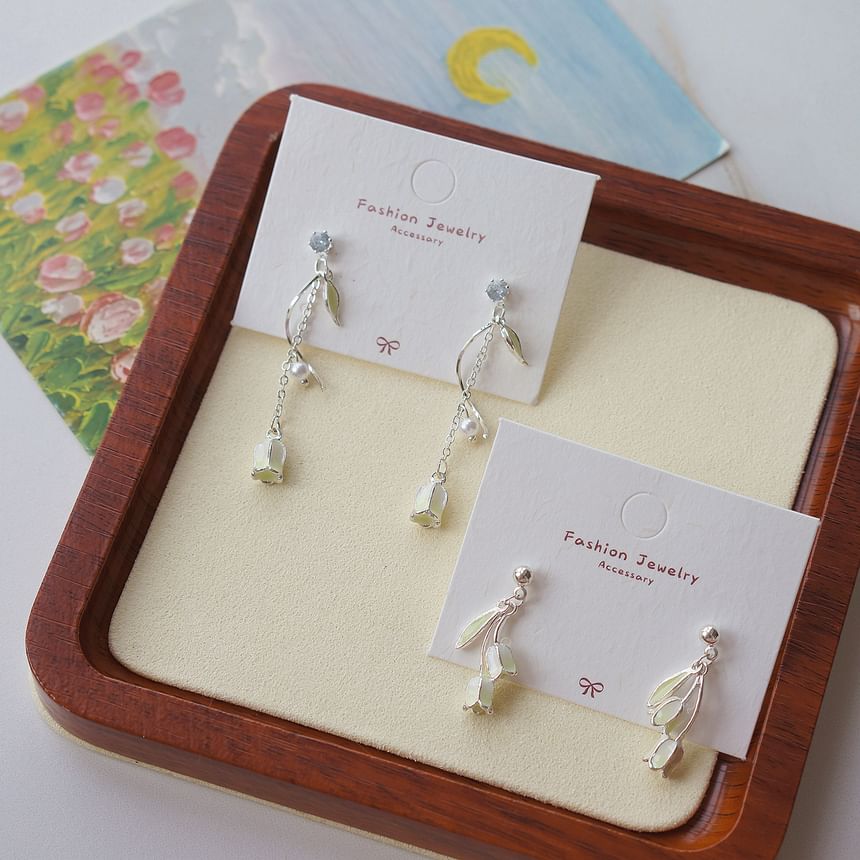 Earring Dangle Tulip / On Clip