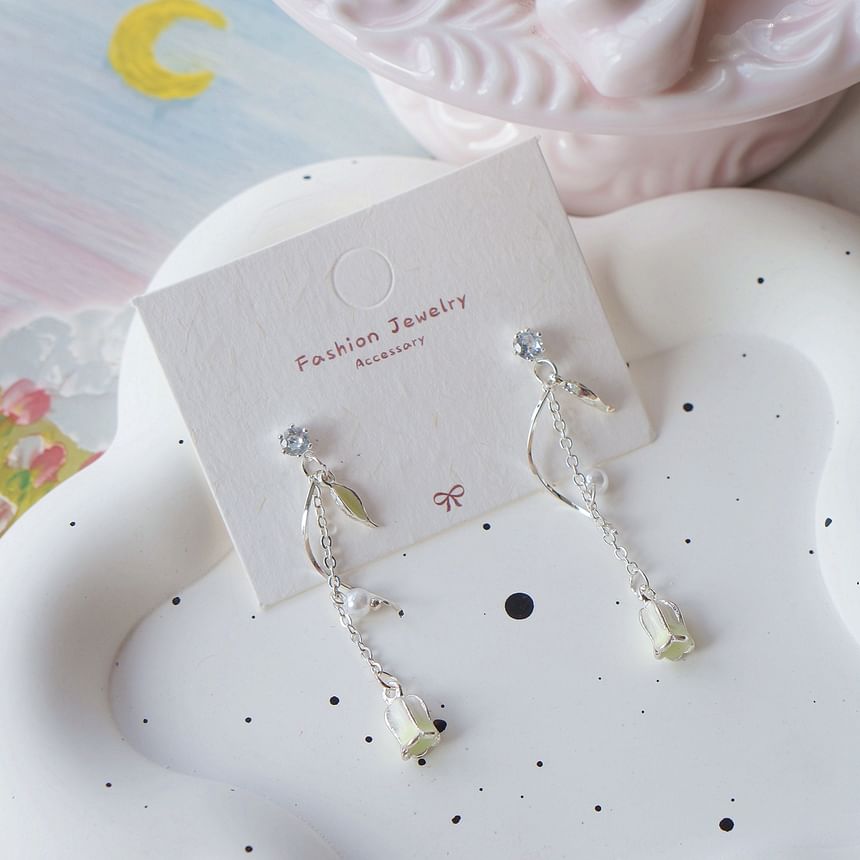 Earring Dangle Tulip / On Clip