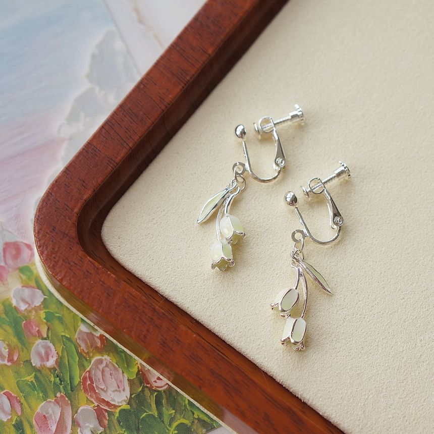 Earring Dangle Tulip / On Clip