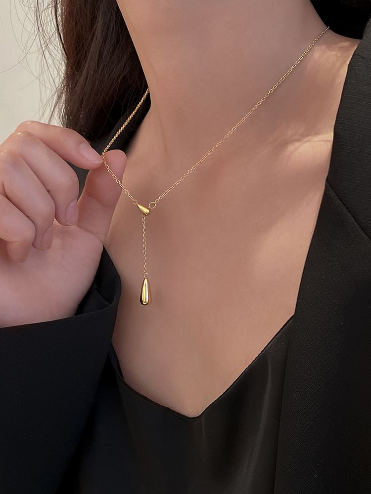 Teardrop Pendant Necklace