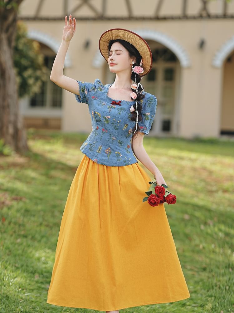 Short-Sleeve Square-Neck Floral Print Blouse / High Waist Plain Midi A-Line Skirt / Set