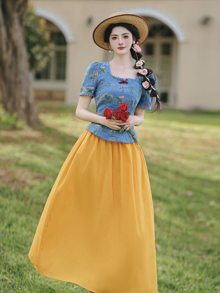 Short-Sleeve Square-Neck Floral Print Blouse / High Waist Plain Midi A-Line Skirt / Set