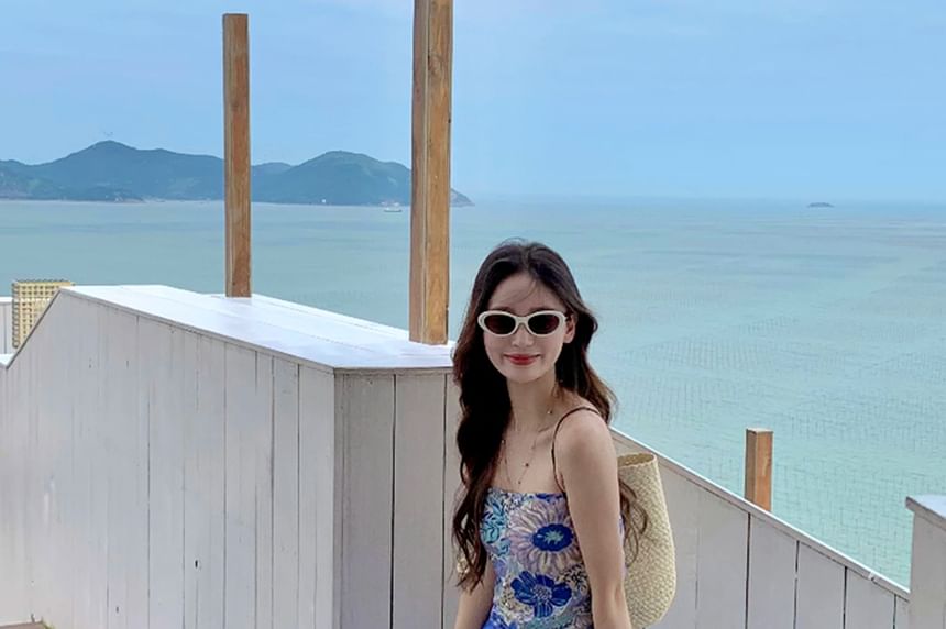 Floral Asymmetrical Cami Top / High Waist Plaid Wide Leg Pants / Set