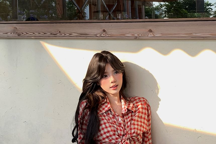 Long-Sleeve Plaid Lace-Up Crop Shirt / Low Waist Ruffle Side-Slit Maxi A-Line Skirt / Set