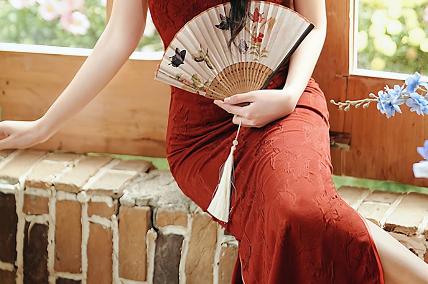 Sleeveless Floral Slit Midi Qipao / Fringe Shawl / Set