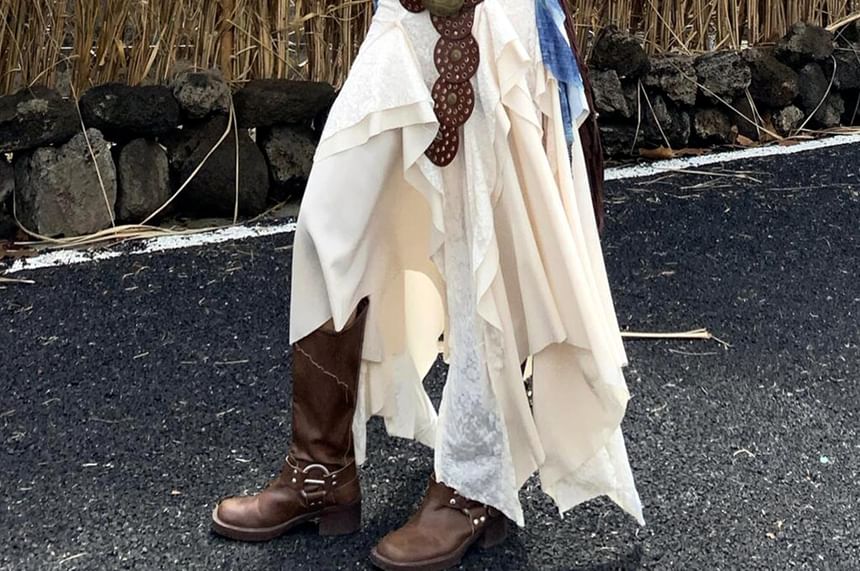 Long-Sleeve Crew Neck Print Crop Top / Mid Rise Plain Ruffle Midi A-Line Skirt / Belt / Set