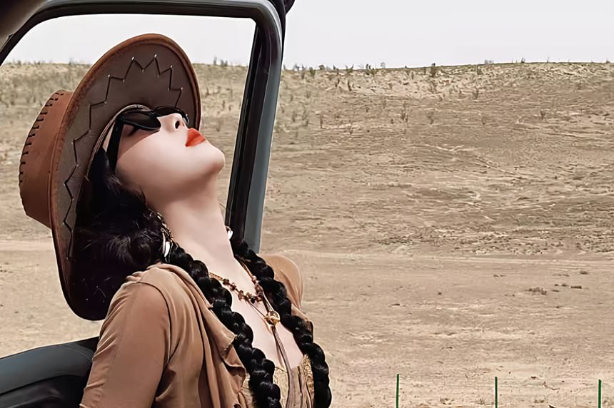 Scoop Neck Plain Bustier Top / High Rise Mini Pleated Skirt / Plain Light Jacket / Belt / Set