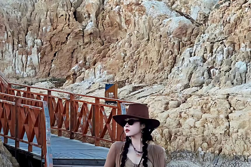 Scoop Neck Plain Bustier Top / High Rise Mini Pleated Skirt / Plain Light Jacket / Belt / Set