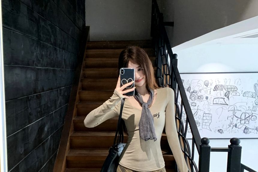 Notch Lapel Plain Faux Suede Single Breasted Blazer / Long Sleeve Scoop Neck Lettering Embroidered T-Shirt / High Rise Plaid Tassel Asymmetrical Maxi A-Line Skirt / Scarf / Set