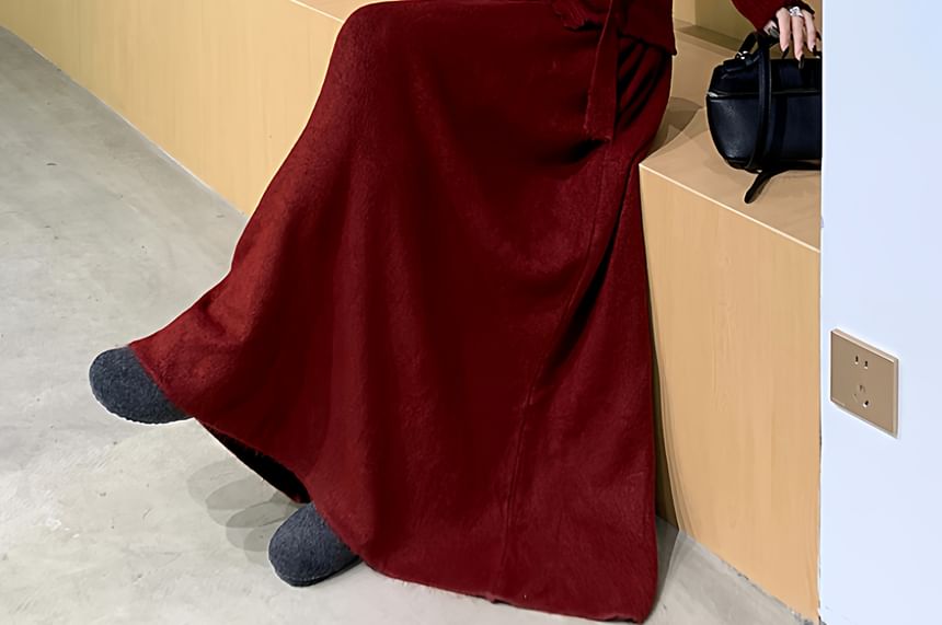 Set: Long Sleeve V-Neck Plain Floral Detail Knit Top + High Waist Maxi A-Line Skirt