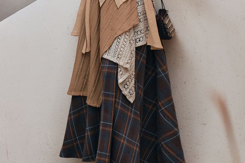 Long-Sleeve V-Neck Ruffle Plain Top / High Waist Plaid Maxi A-Line Skirt / Set