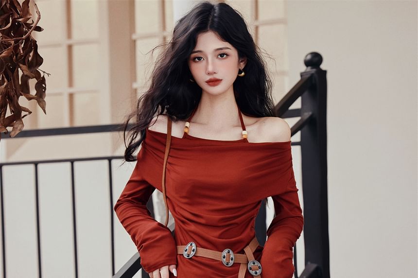 Long-Sleeve Halter Neck Plain Top / Belt / High Waist Plaid Maxi A-Line Skirt / Set