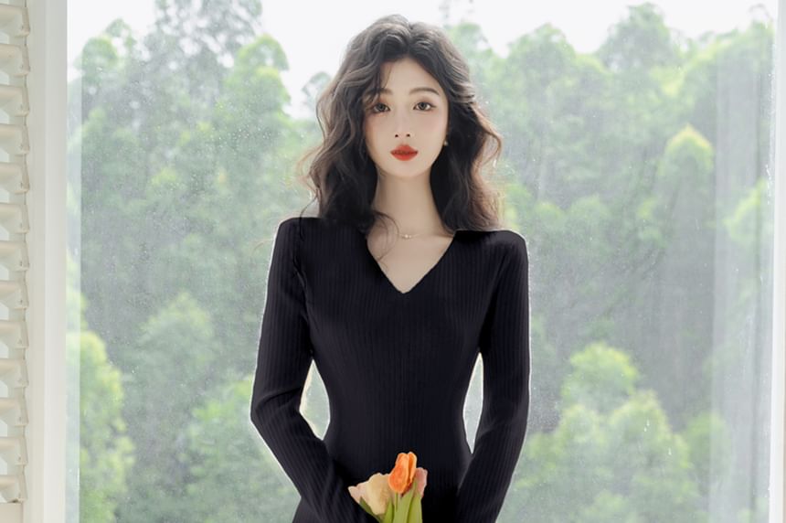 Long-Sleeve V-Neck Plain Midi A-Line Dress