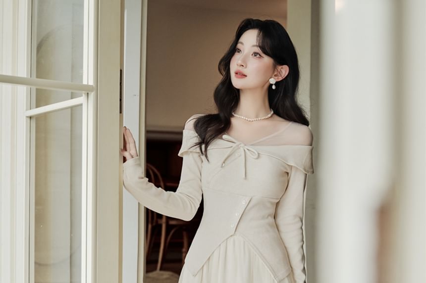 Long-Sleeve Plain Knit Top / High Rise Maxi A-Line Skirt / Set