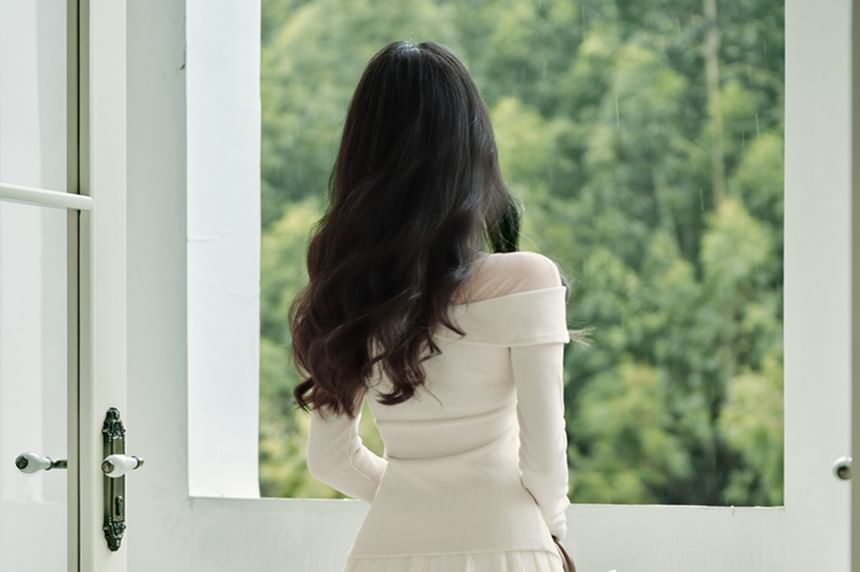 Long-Sleeve Plain Knit Top / High Rise Maxi A-Line Skirt / Set