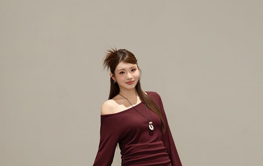 Long-Sleeve Boat Neck Plain Knit Top