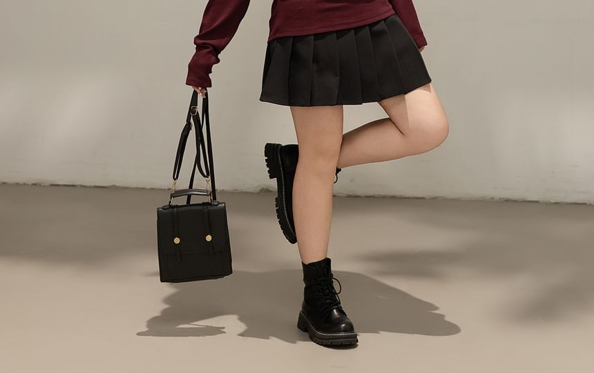 Long-Sleeve Boat Neck Plain Knit Top