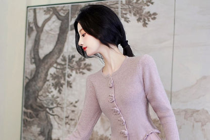 Long-Sleeve Round Neck Plain Flower Accent Ribbed Knit Top / High Waist Midi A-Line Tulle Skirt / Set