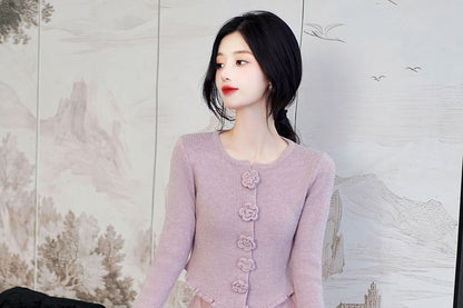 Long-Sleeve Round Neck Plain Flower Accent Ribbed Knit Top / High Waist Midi A-Line Tulle Skirt / Set