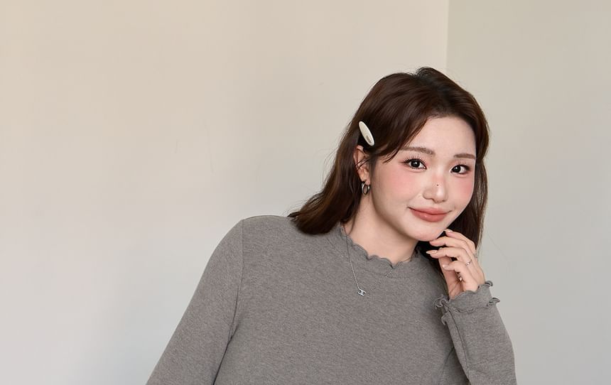 Long-Sleeve Mock Neck Plain Lettuce Edge Tee