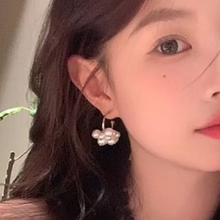 Alloy Pearl Drop Earring Faux