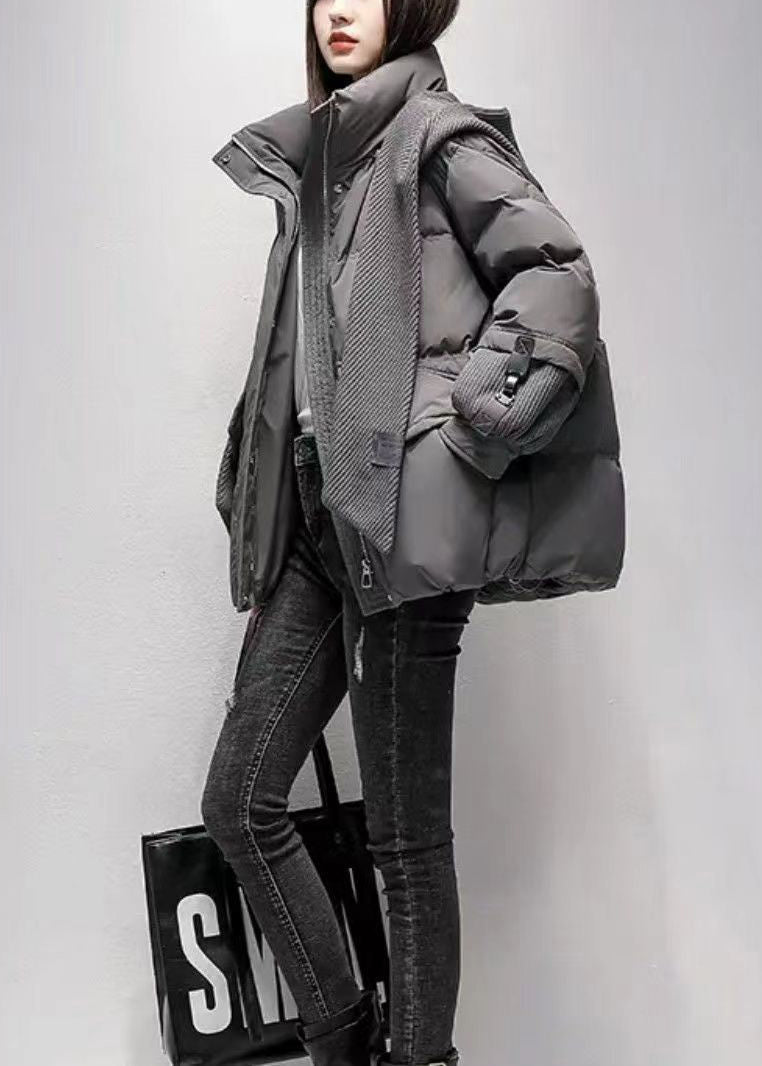 Lockere, graue Witner-Jacke mit Reißverschlusstaschen und feiner Baumwollfüllung TD038