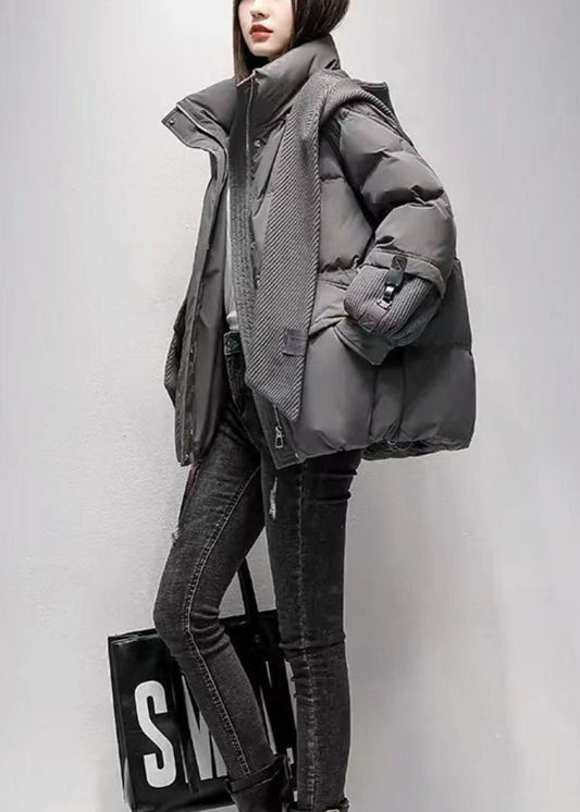 Lockere, graue Witner-Jacke mit Reißverschlusstaschen und feiner Baumwollfüllung TD038
