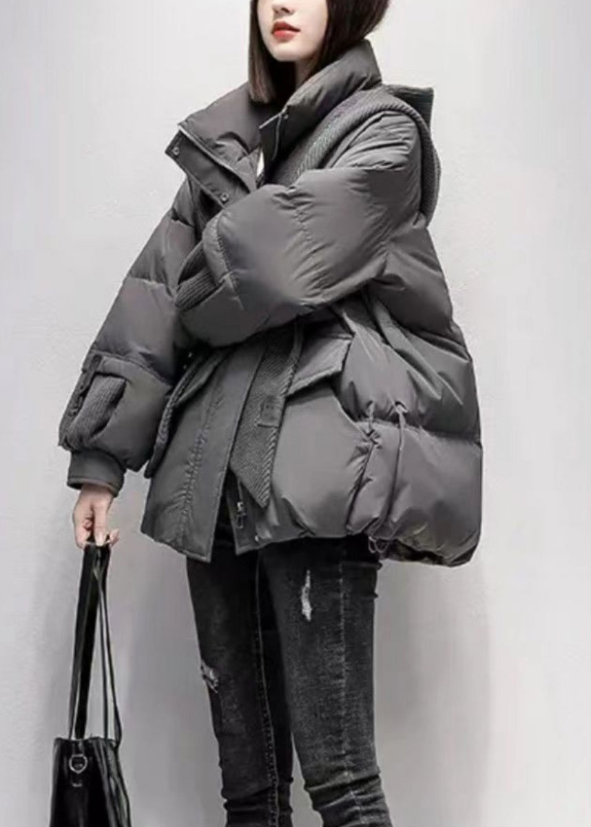 Lockere, graue Witner-Jacke mit Reißverschlusstaschen und feiner Baumwollfüllung TD038