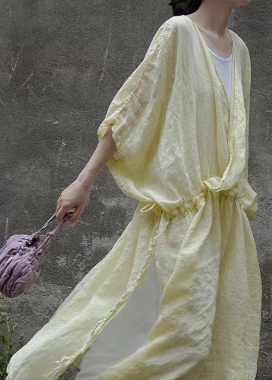 Lockeres weißes zweiteiliges Set aus Leinen mit seitlichem Kordelzug und halben Ärmeln MN093