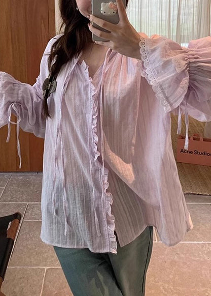 Weißes Spitzen-Baumwollhemd mit ausgestelltem Arm und Rüschen