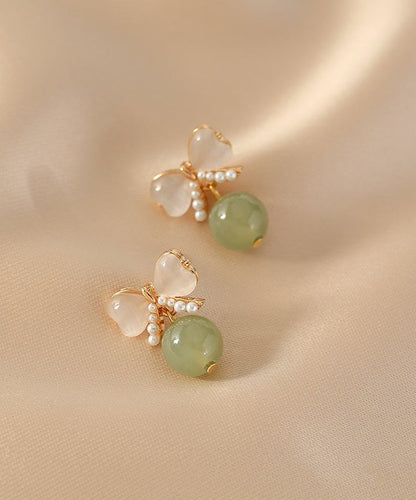 Boucles d'oreilles pendantes modernes en forme de papillon avec perles de jade et cuivre vert WH046