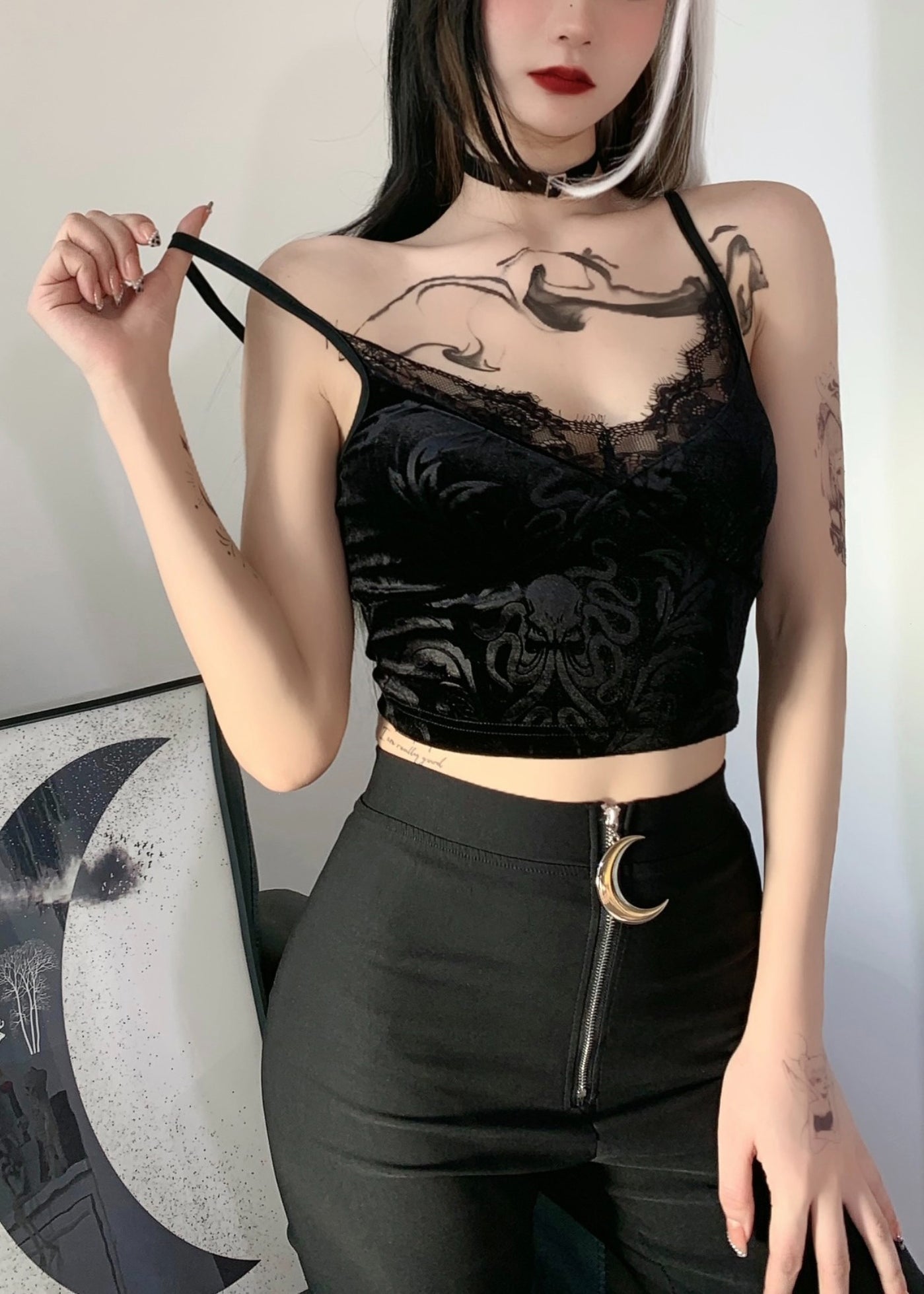 Neue rückenfreie Strandweste aus Seidenvelours in Schwarz mit Spaghettiträgern, ärmellos, YT030