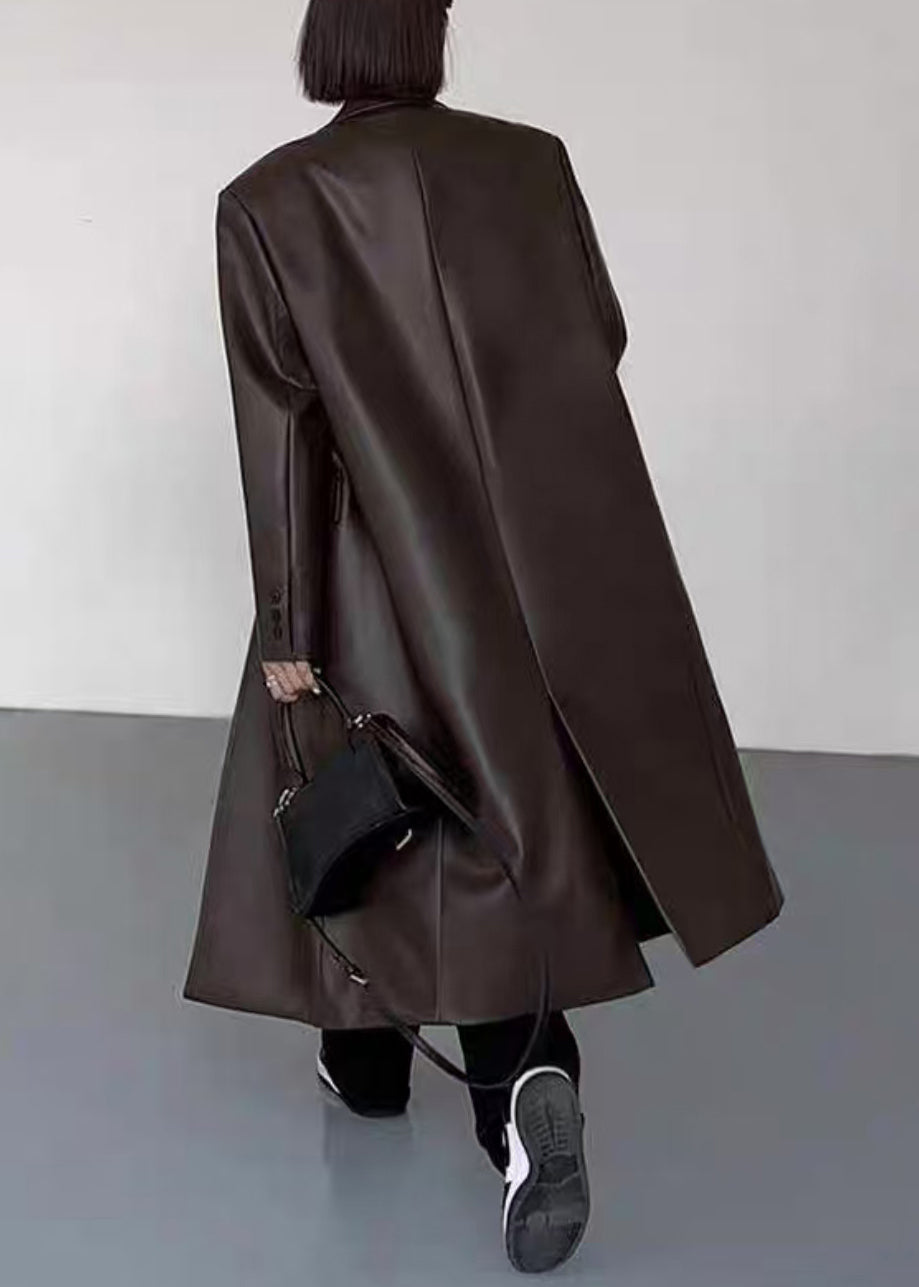 Manteau long en similicuir noir avec boutons crantés pour l'hiver WL013