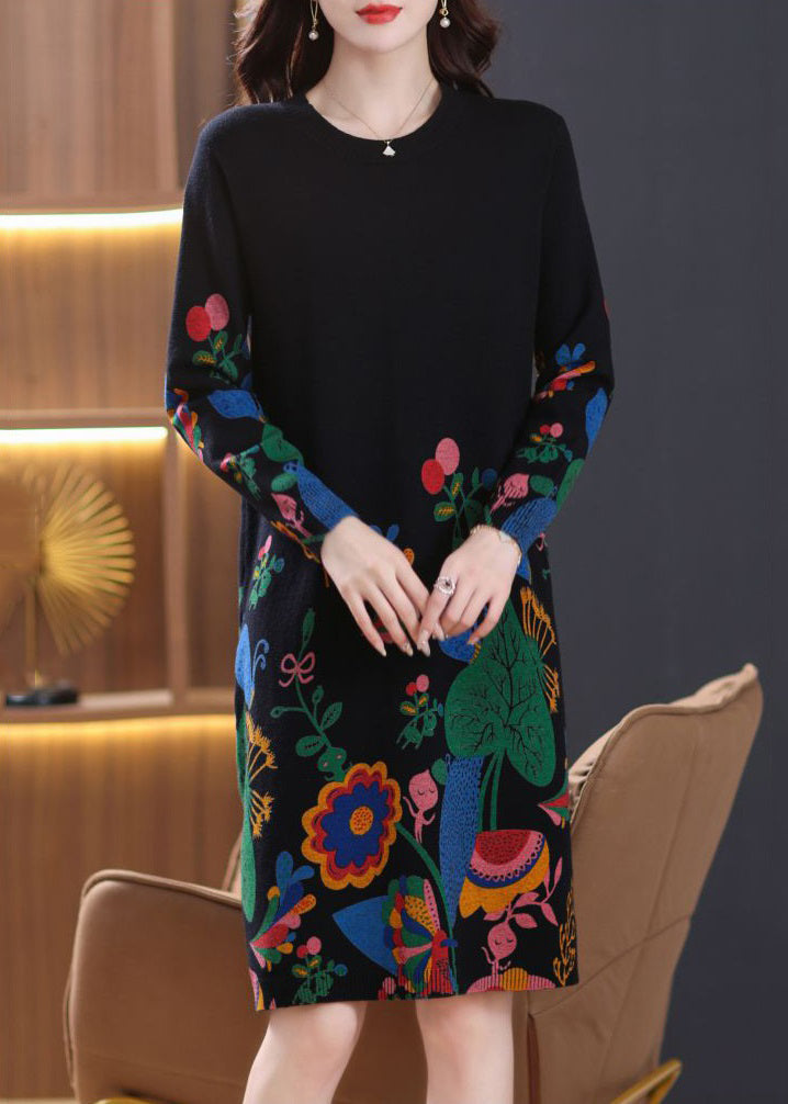 Neues schwarzes, bedrucktes, seitlich offenes Wollstrickkleid mit langen Ärmeln TB002