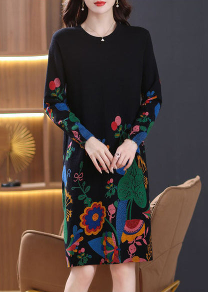 Neues schwarzes, bedrucktes, seitlich offenes Wollstrickkleid mit langen Ärmeln TB002