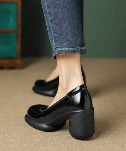 Talons hauts en cuir de vachette gris, épais et neufs