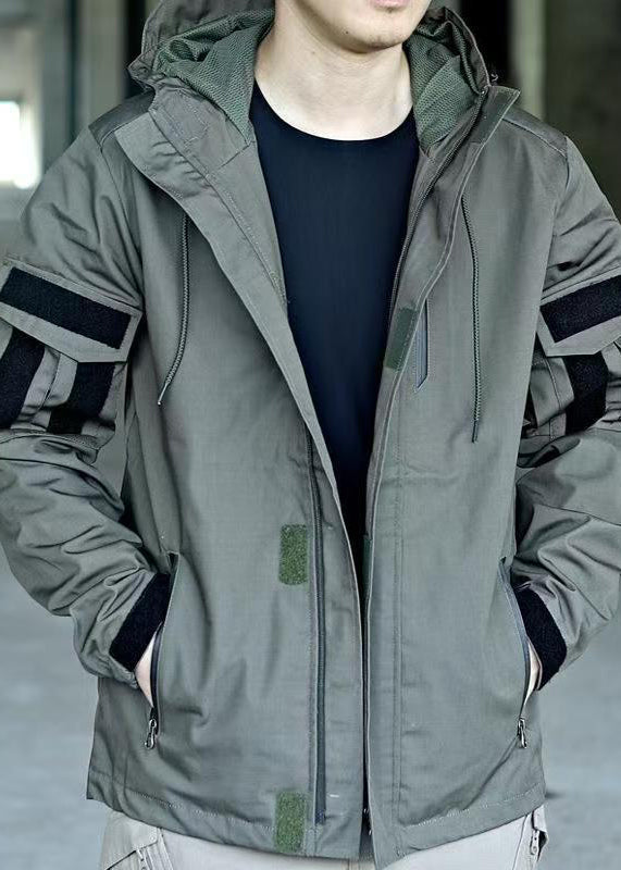 Manteau vert à capuche et cordon de serrage pour homme