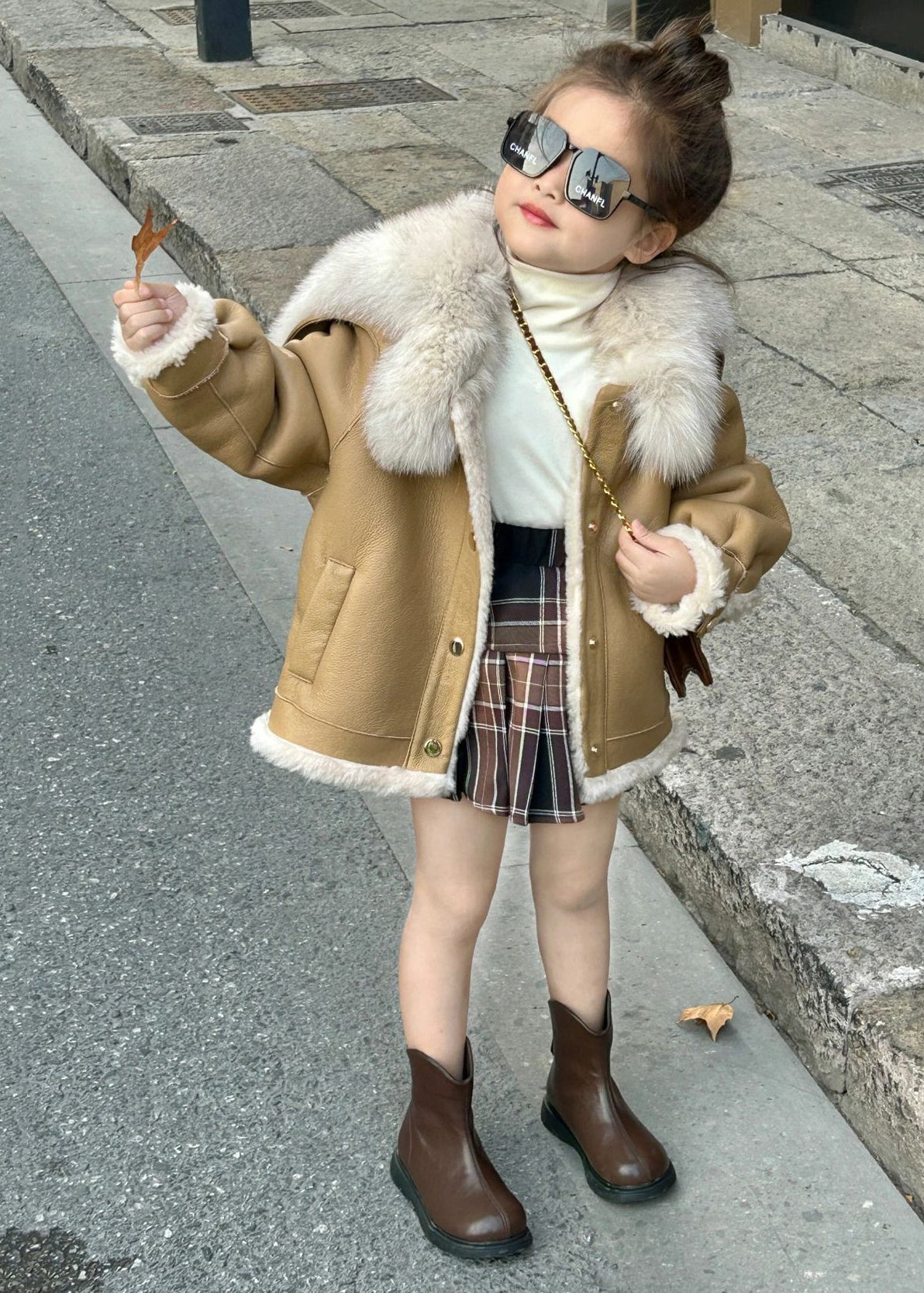 New Light Camel Fur Collar Patchwork Girls Leather And Fur Coats Winter TG019