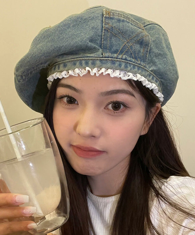 Béret original en denim bleu avec bordure en dentelle