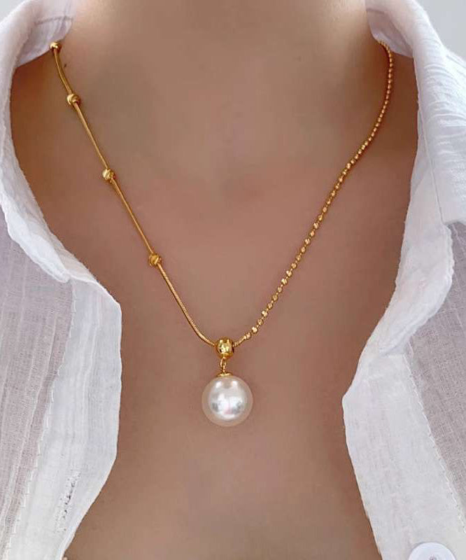 Collier avec pendentif en alliage de cuivre doré et perle au design original YI048