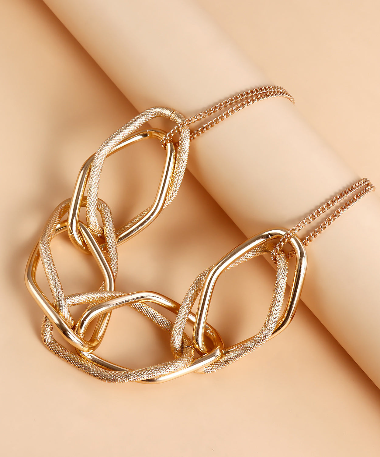 Collier Chai surdimensionné en alliage de métal doré géométrique YI014