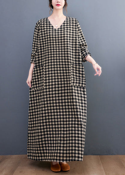 Robe longue en coton à carreaux avec col en V et poches grande taille pour l'été AP007