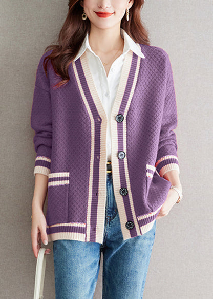 Cardigan d'automne en tricot patchwork confortable avec poches violettes et col en V QS024