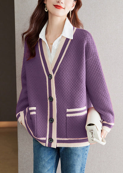 Cardigan d'automne en tricot patchwork confortable avec poches violettes et col en V QS024