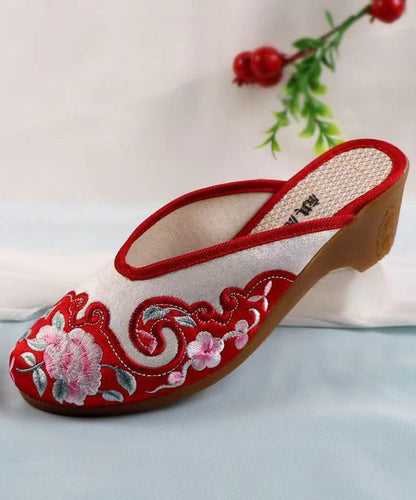 Sandales à enfiler en tissu de coton épais rouge avec broderie bohème CZ1041