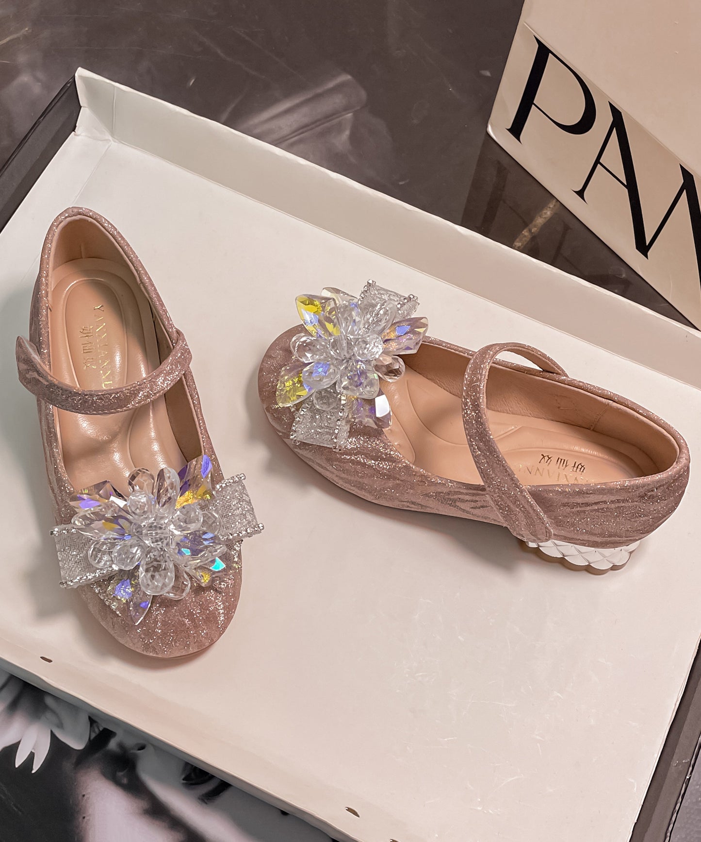 Bracelet en similicuir argenté et élégant pour fille avec boucle en cuir