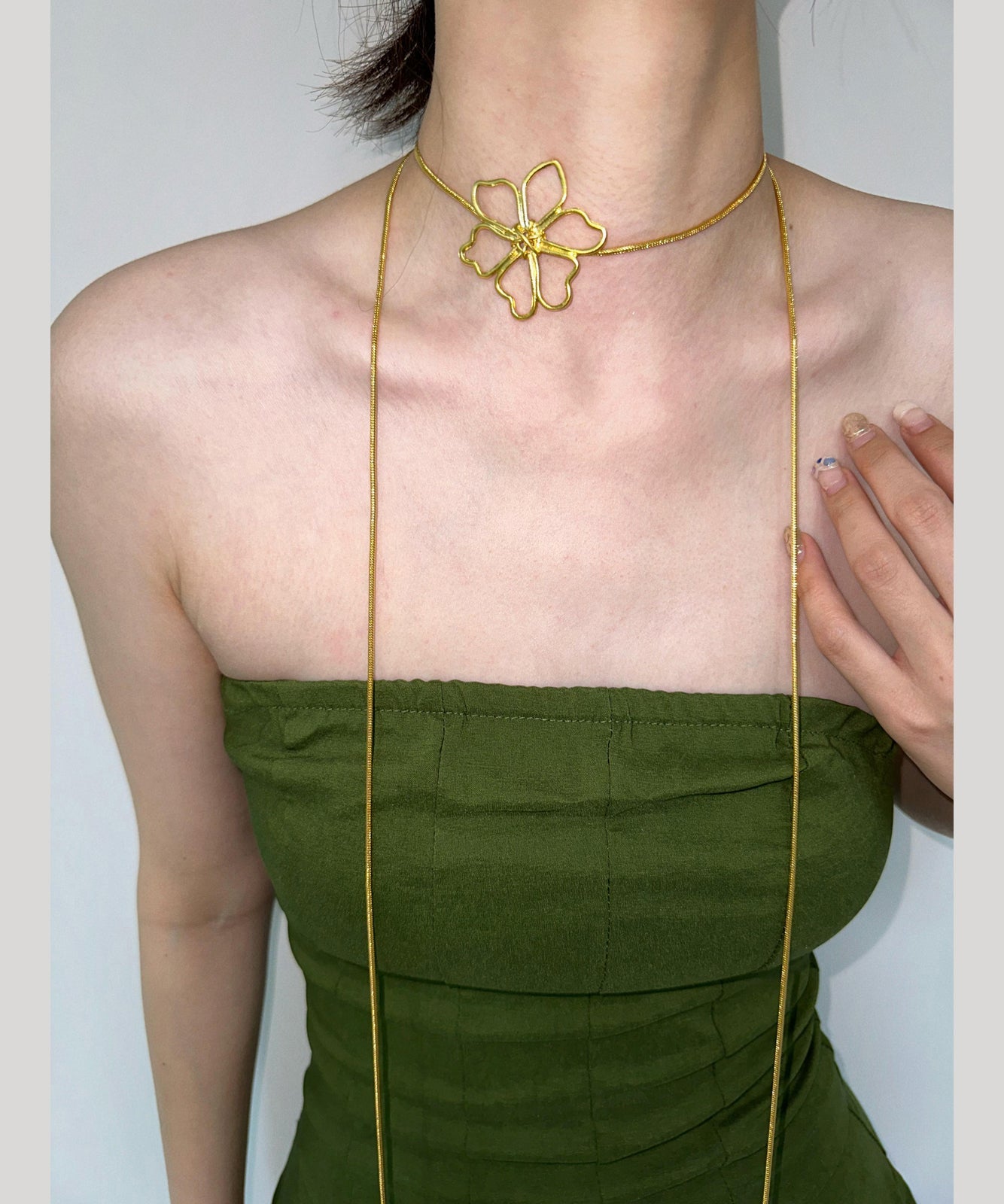 Dünne, goldfarbene, ausgehöhlte Lasso-Halskette aus Metall mit Blumenmuster, YR006