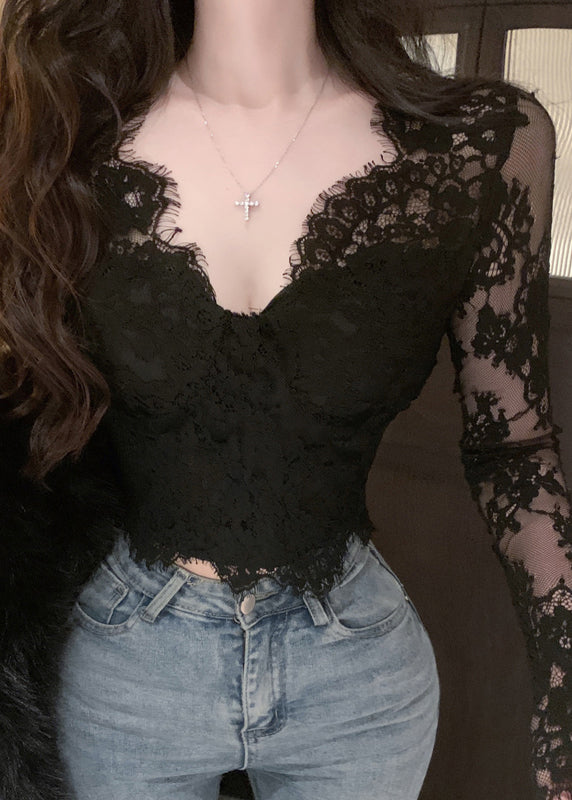 Haut col V en dentelle noire coupe slim